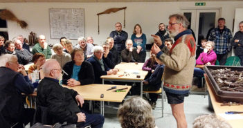 Propfyldt af mennesker til podekursus på Boldrup Museum