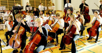 Flot elev-symfonikoncert på Støvring Gymnasium efter intens øveweekend