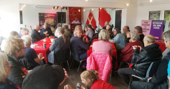 1. maj-mødet i Støvring tog deltagerne med storm, – men så gik de bare ind..!